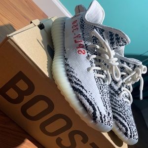 Yeezy Boost 350 V2 for sale!!!